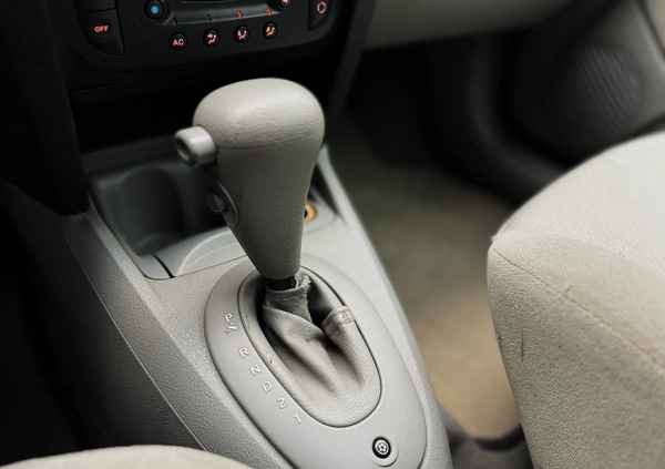Renault Clio cena 8999 przebieg: 171000, rok produkcji 2003 z Warszawa małe 352